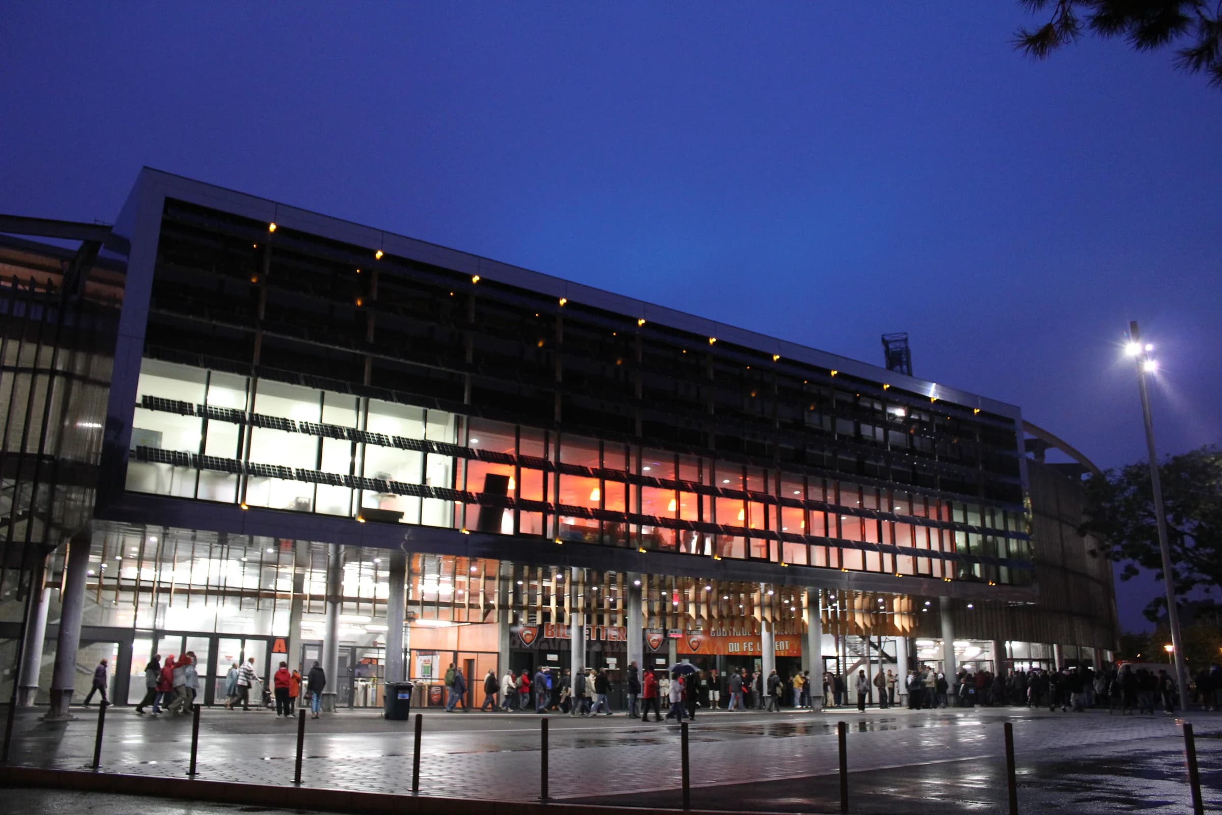 Entrée est du stade du Moustoir à Lorient.