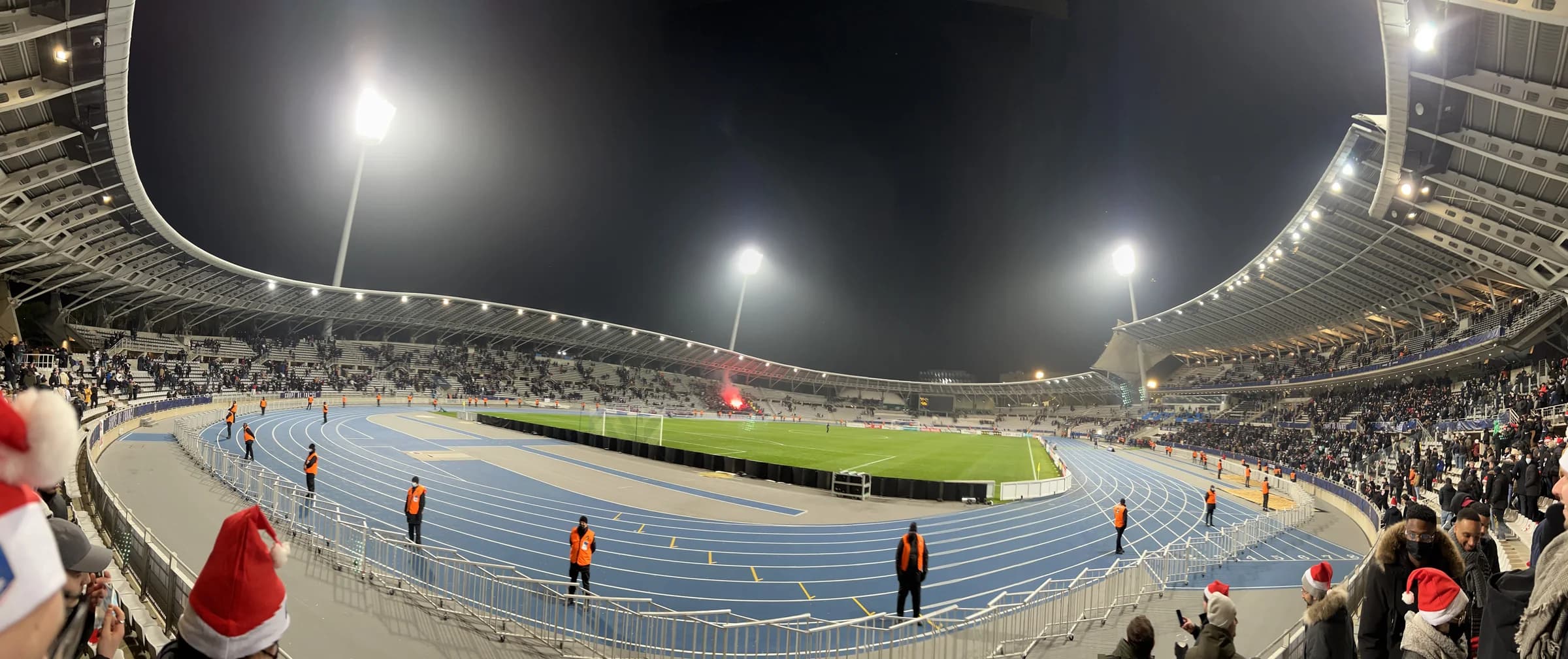 Paris FC–Olympique lyonnais au stade Charléty en Coupe de France.