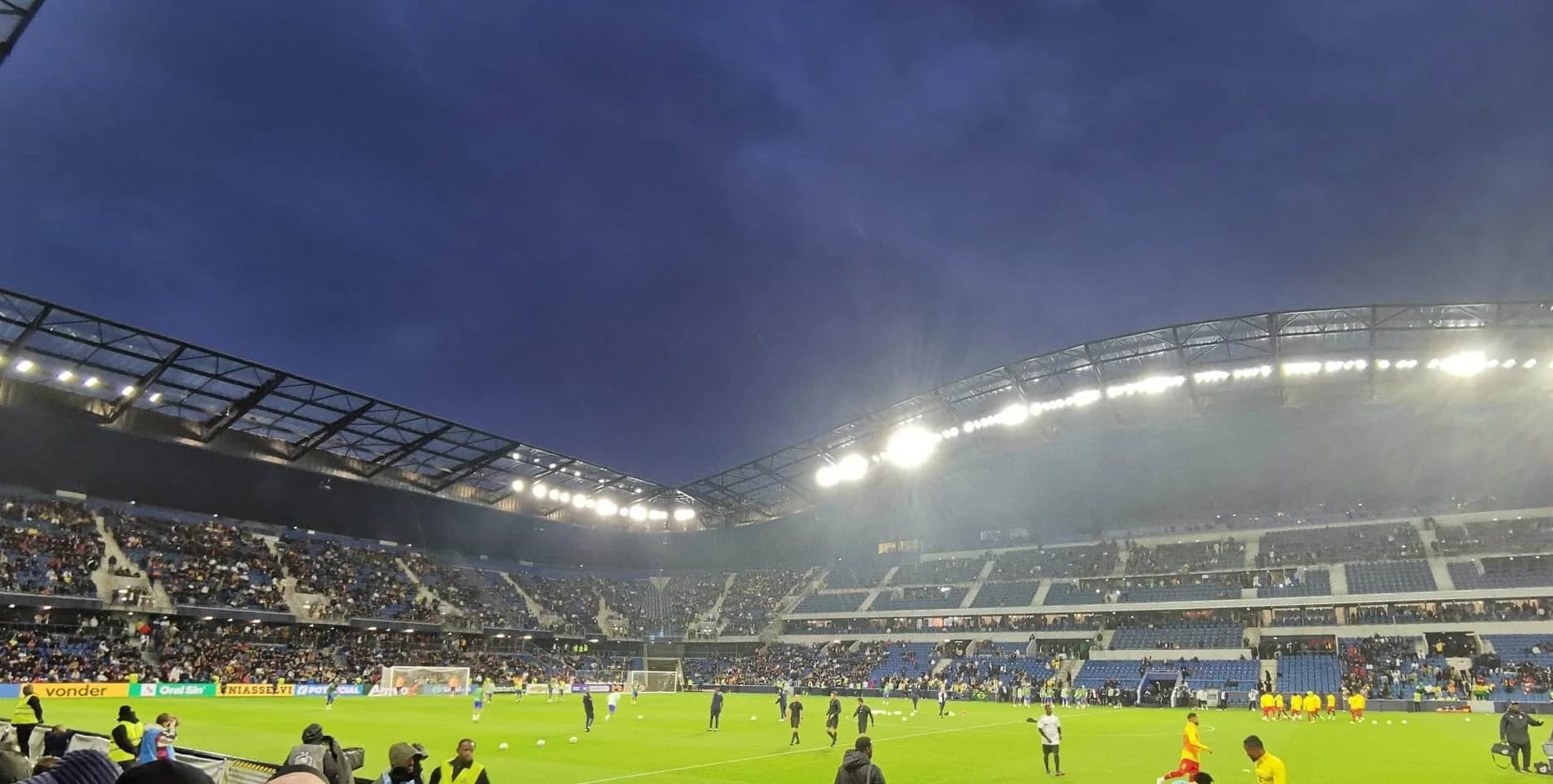 Échauffement des joueurs avant Brésil–Ghana au Havre.
